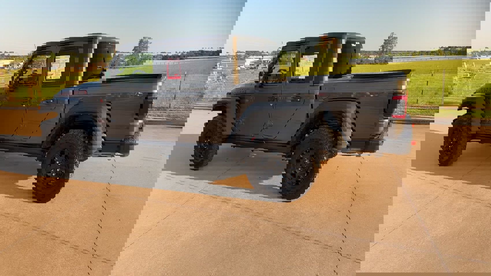 2023 Jeep Gladiator Mojave photo 5