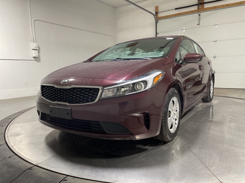 2017 Kia Forte LX Base photo 3