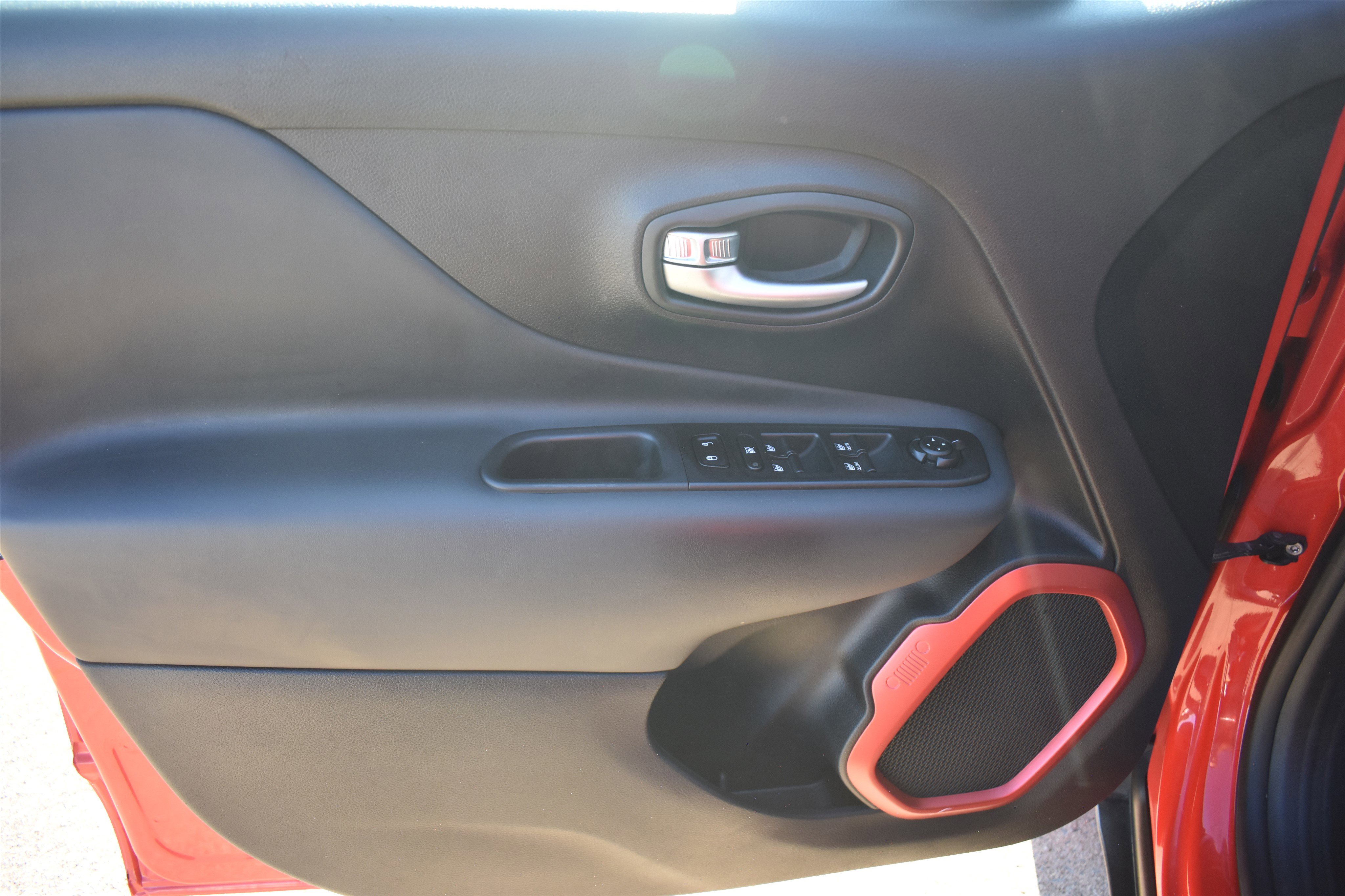 2022 Jeep Renegade Red Edition photo 3