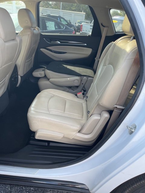2018 Buick Enclave Essence photo 9