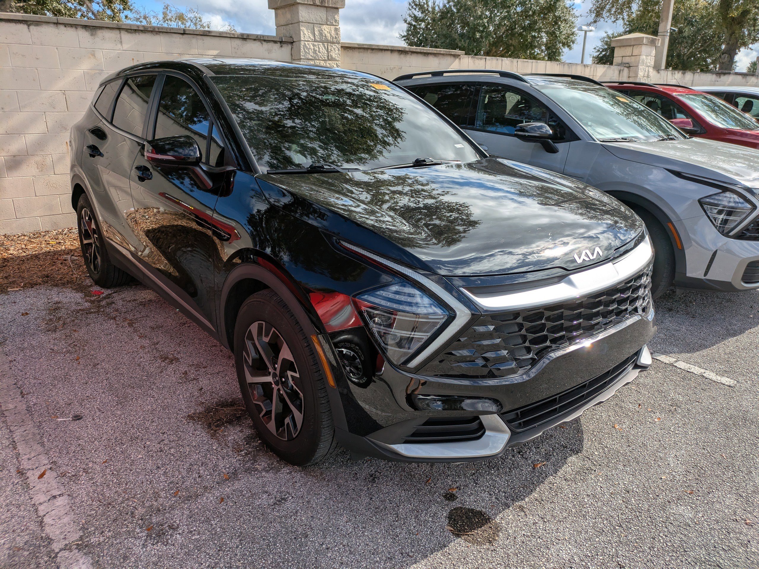 2024 Kia Sportage EX's photo