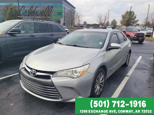 2017 Toyota Camry XLE's photo