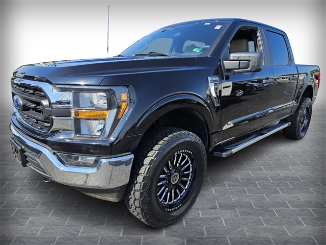 2023 Ford F-150 XLT photo 3