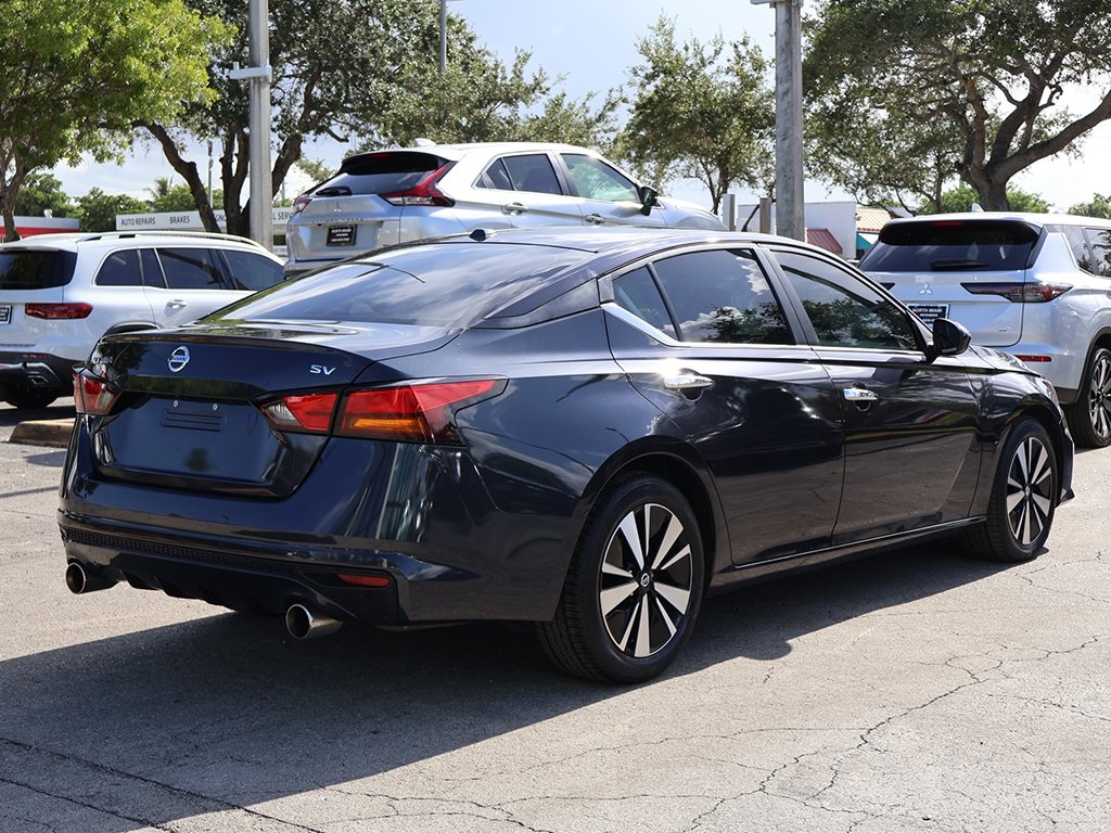 2022 Nissan Altima 2.5 SV photo 3