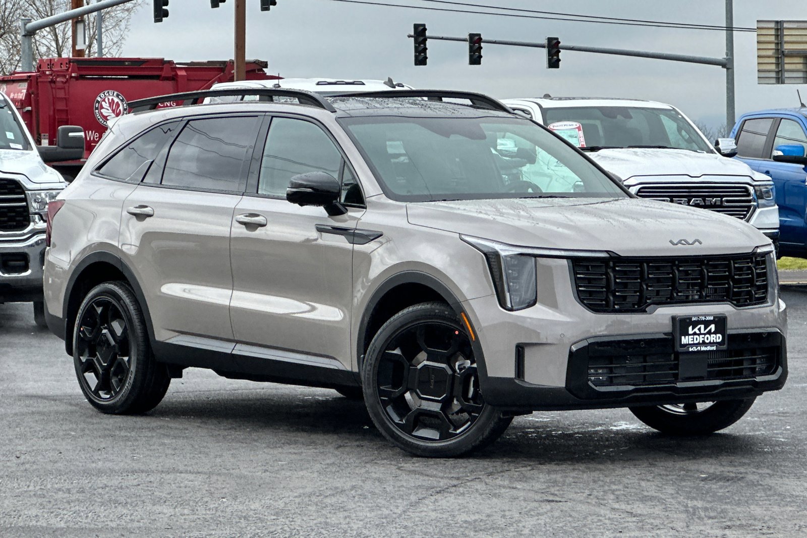 2026 Kia Sorento X-Line SX Prestige photo 2