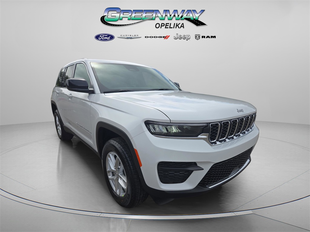 2025 Jeep Grand Cherokee Laredo's photo