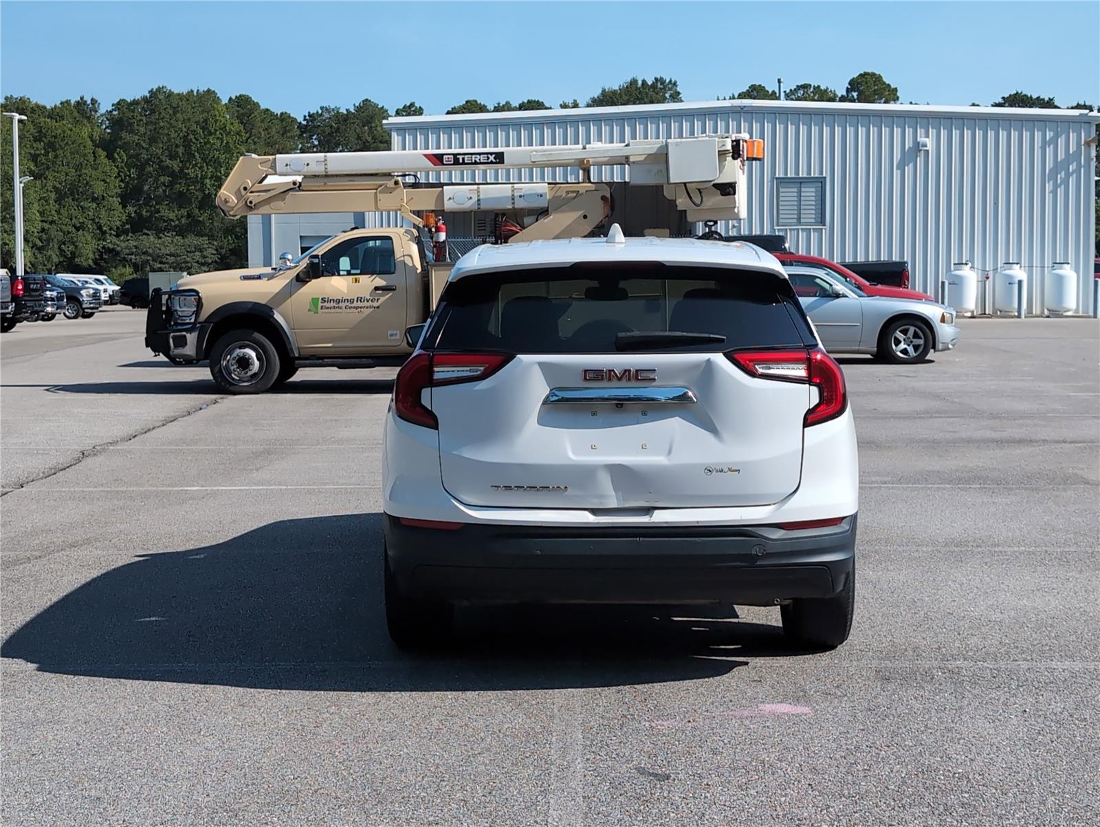 2022 Gmc Terrain SLE photo 3