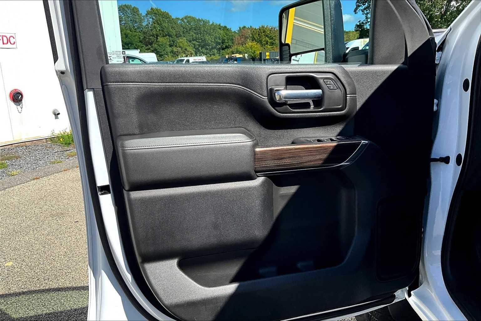 2021 Chevrolet Silverado 2500HD LT photo 21