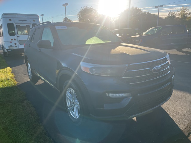 2022 Ford Explorer XLT photo 2