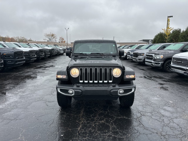 2022 Jeep Wrangler Unlimited Sahara photo 3