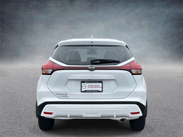2025 Nissan Kicks Play S photo 3