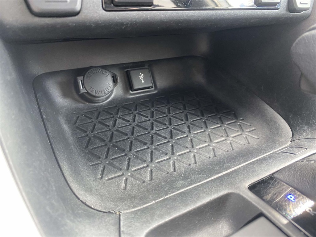2022 Toyota RAV4 XLE photo 23