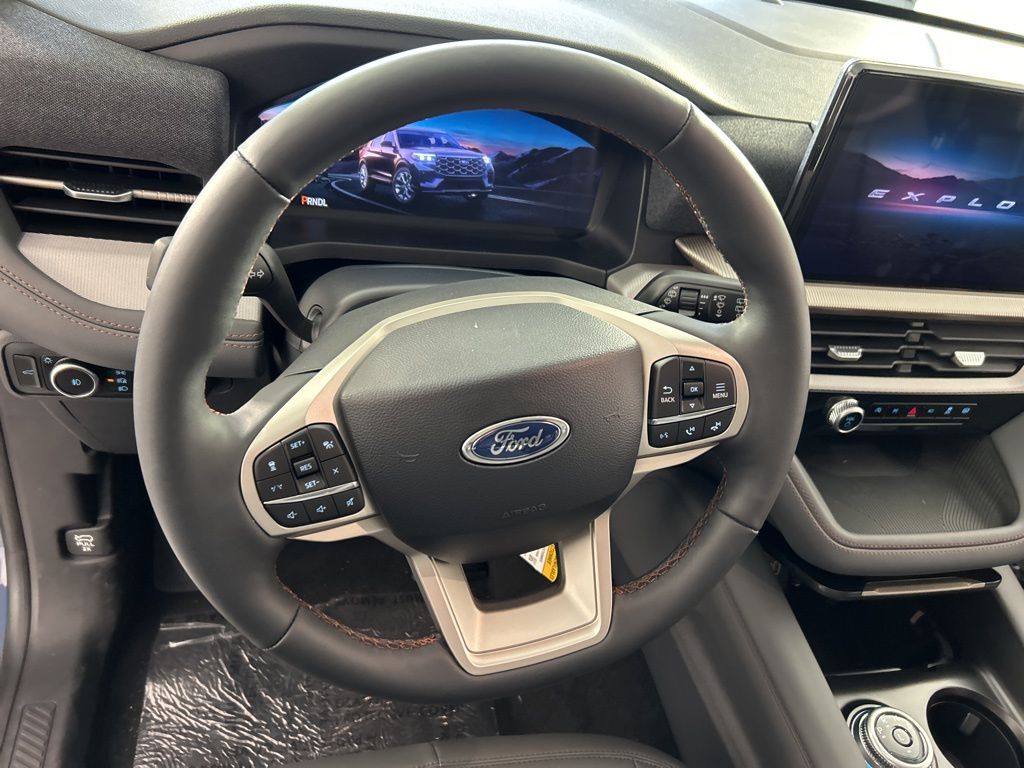 2025 Ford Explorer photo 11