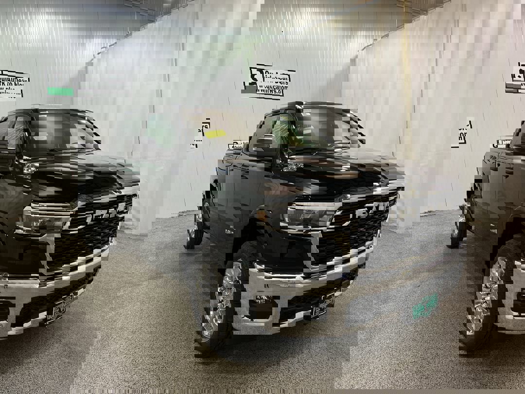 2025 Ram 1500 Big Horn photo 3