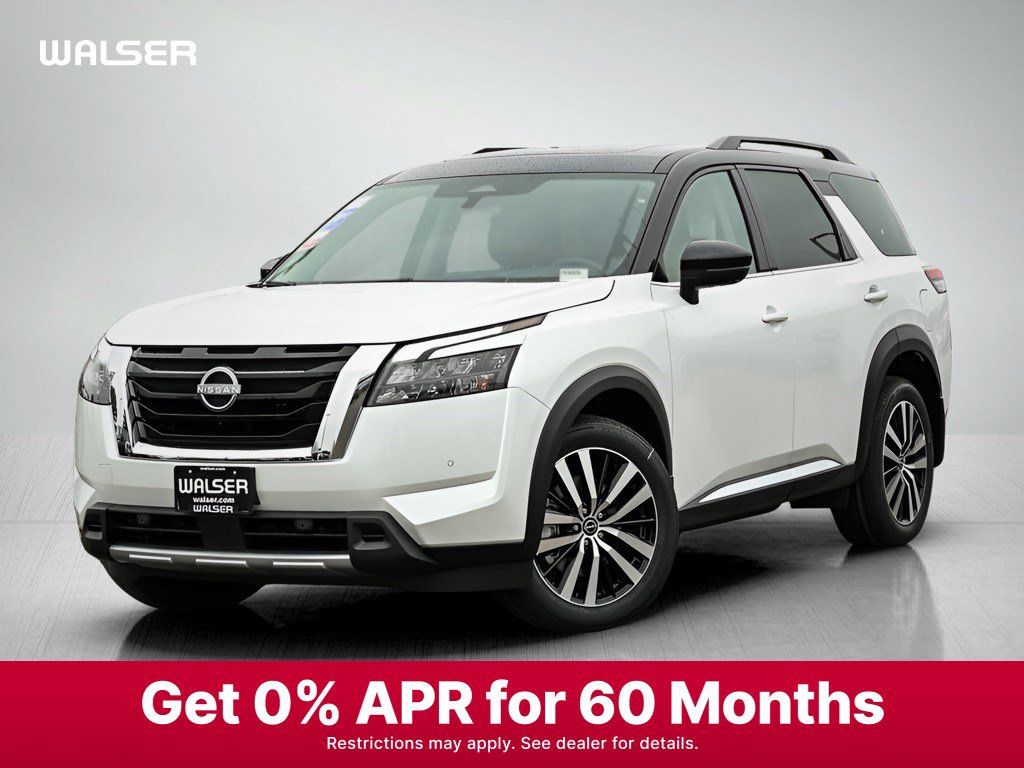 2025 Nissan Pathfinder Platinum's photo