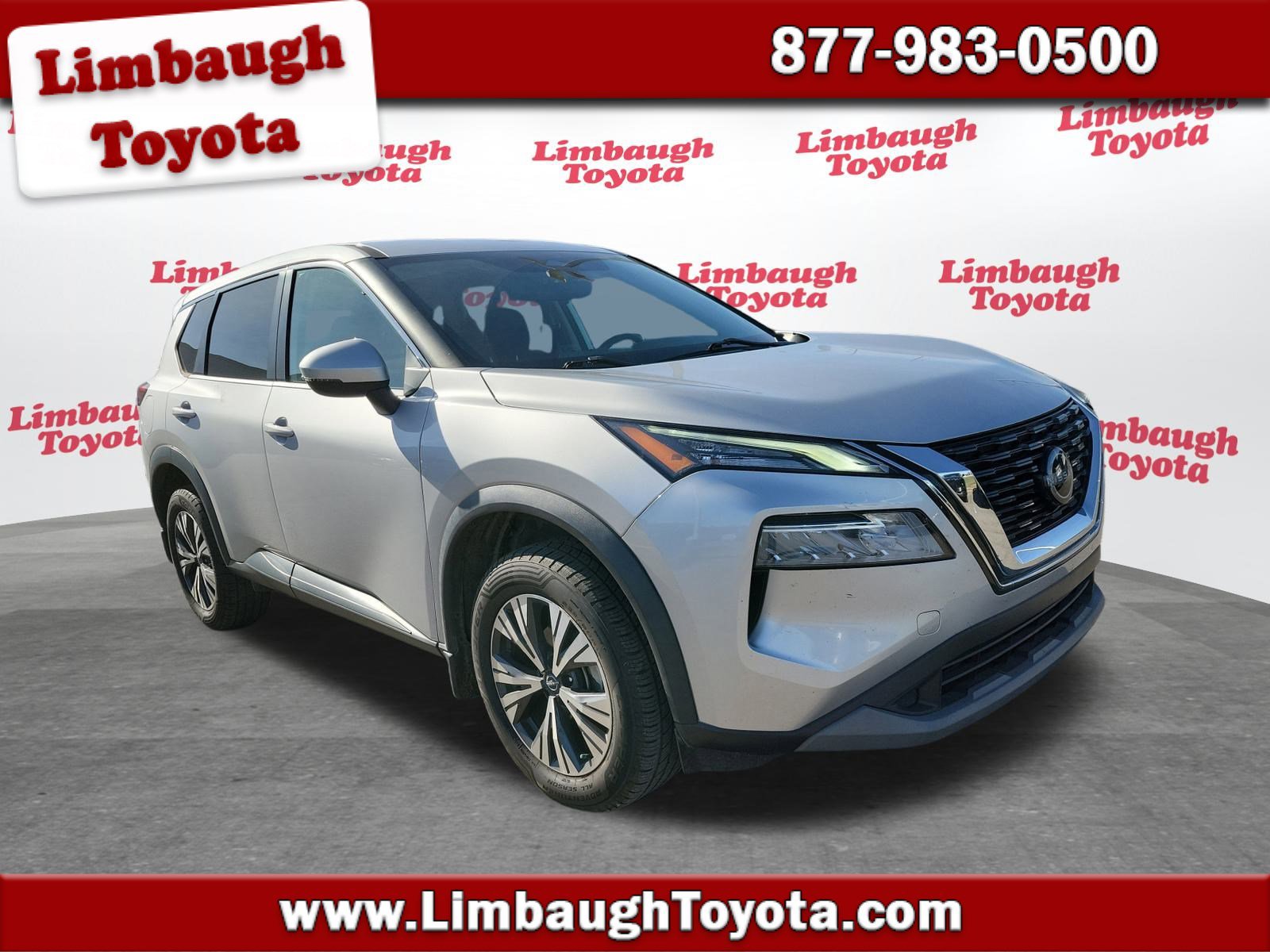 2022 Nissan Rogue SV's photo