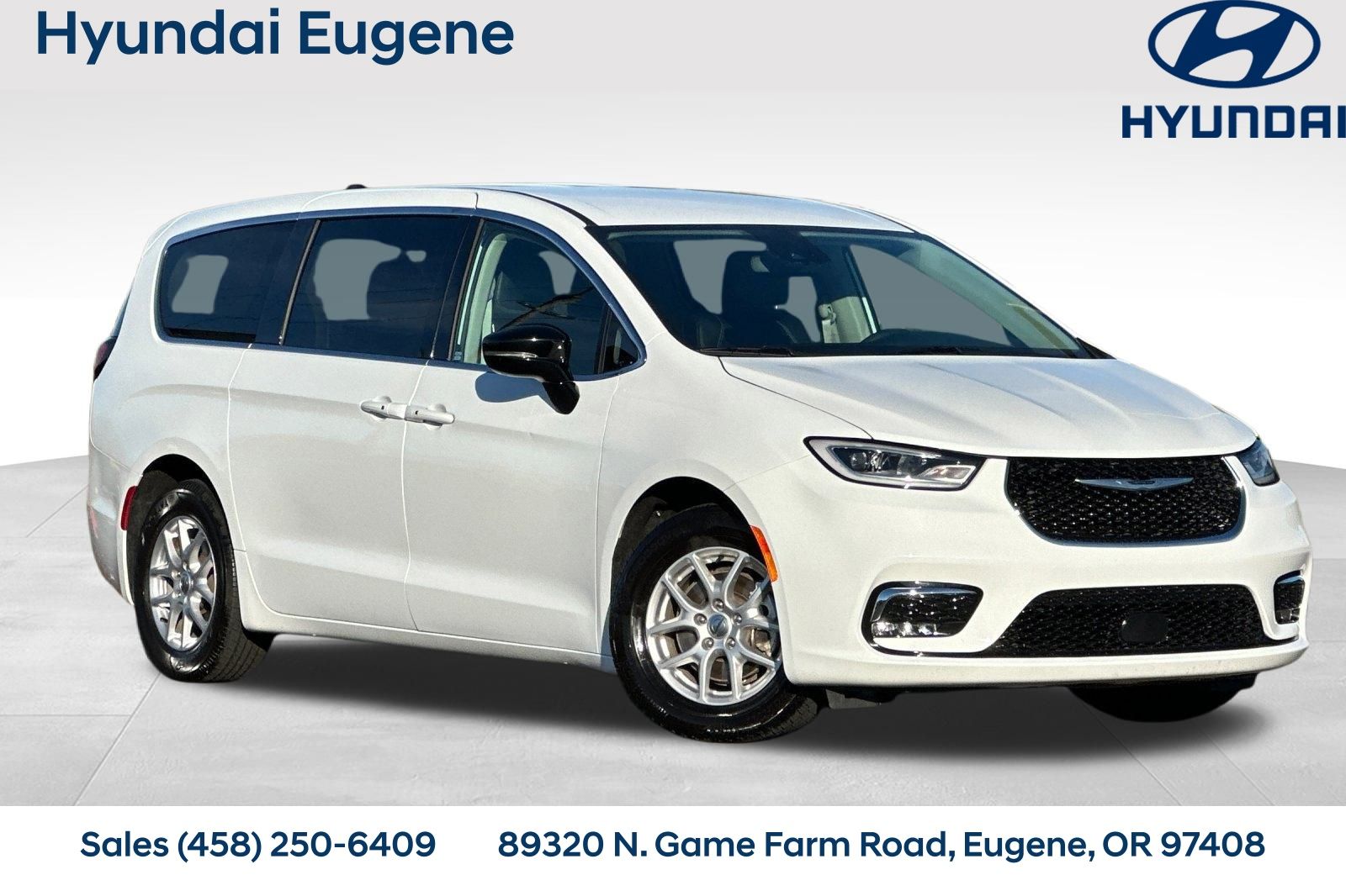 2024 Chrysler Pacifica Touring L's photo