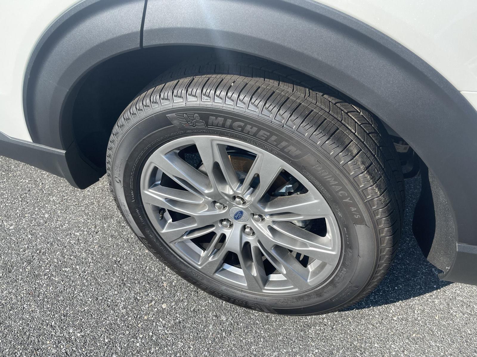 2025 Ford Explorer photo 6