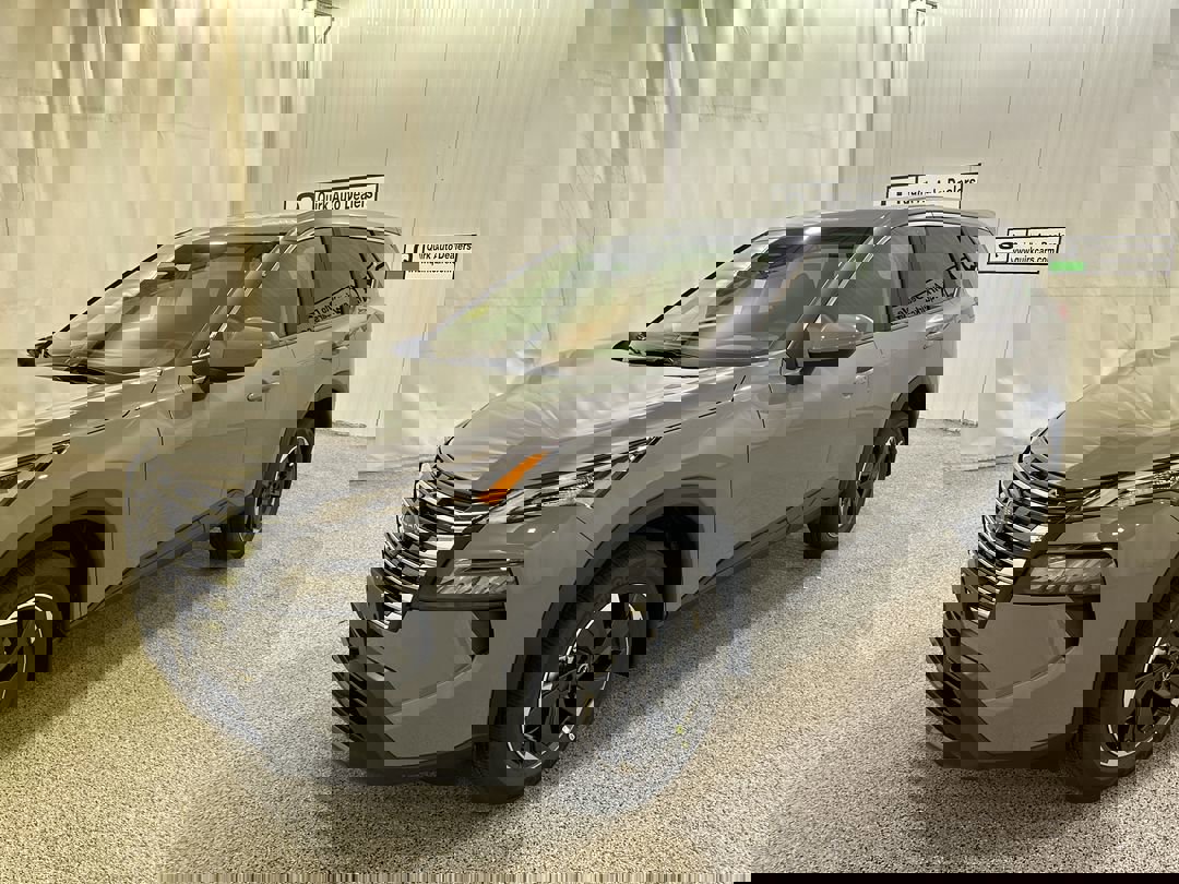 2026 Nissan Rogue SV photo 4