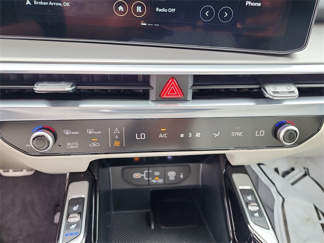 2026 Kia Sorento SX photo 22