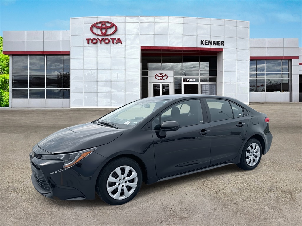 2024 Toyota Corolla LE photo 2