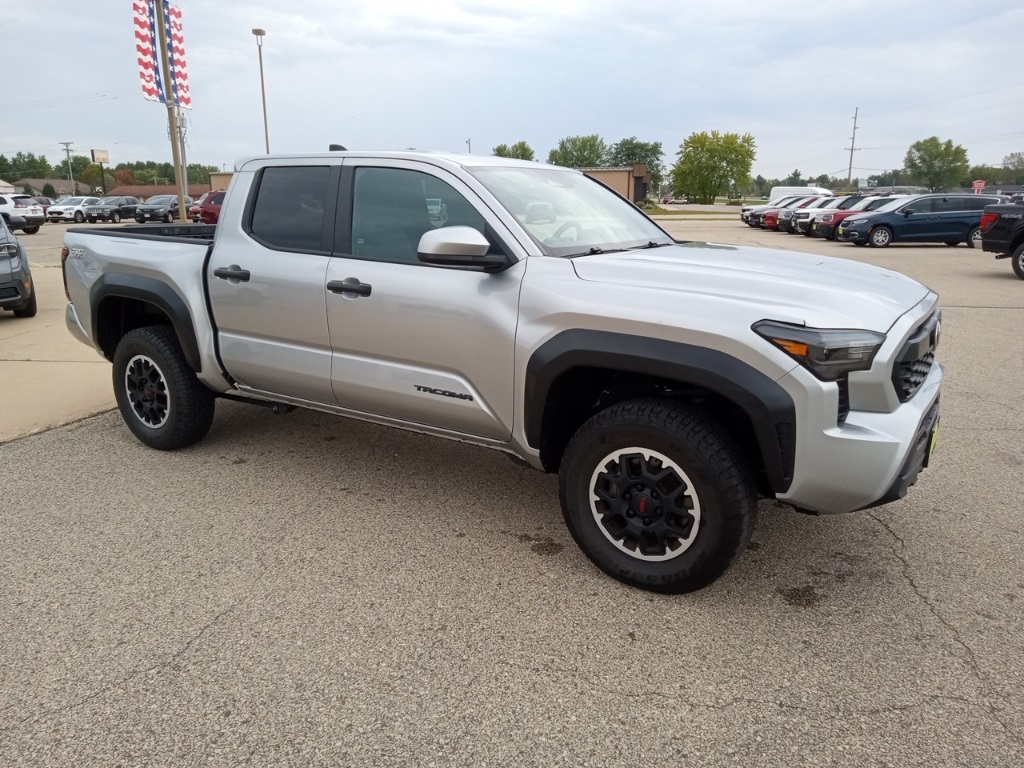 2024 Toyota Tacoma TRD Off-Road photo 4