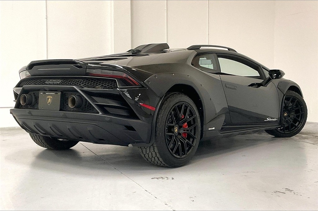 2024 Lamborghini Huracan Sterrato Base photo 4