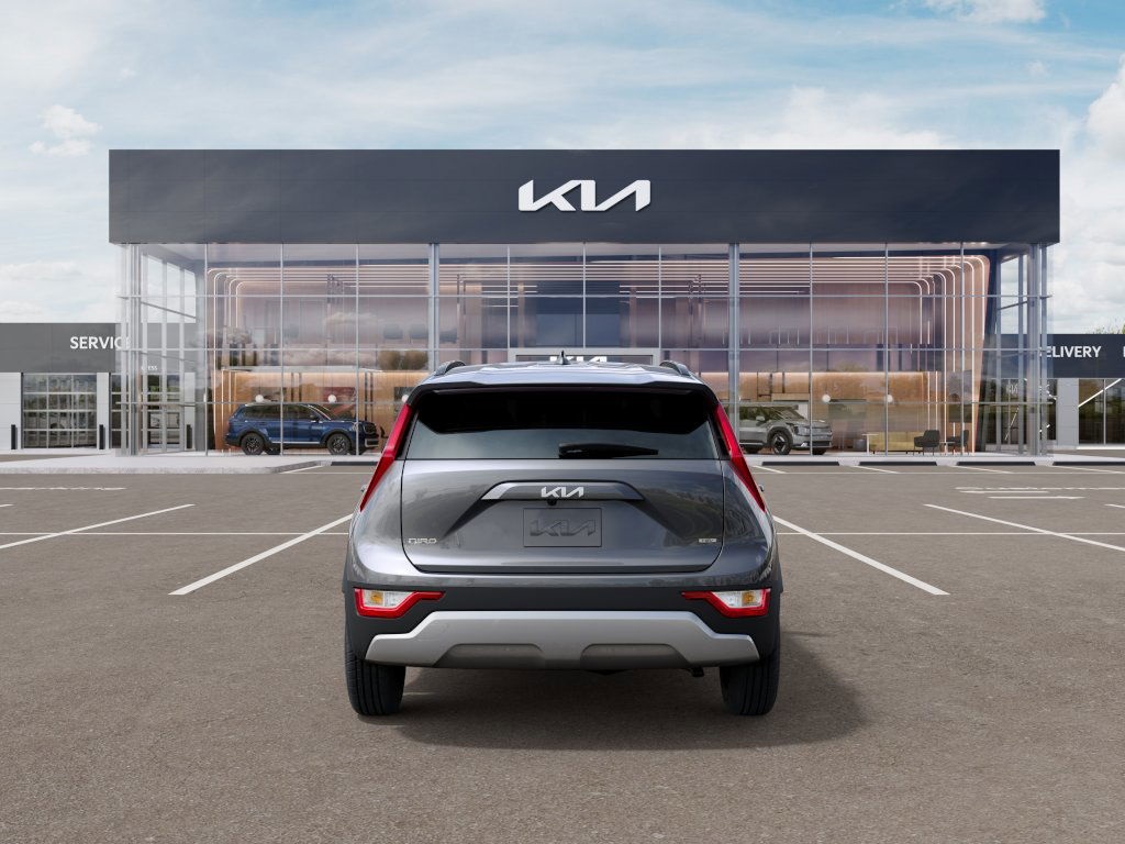 2025 Kia Niro LX photo 4
