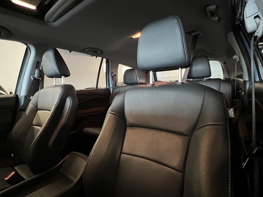 2022 Honda Pilot Black Edition photo 17