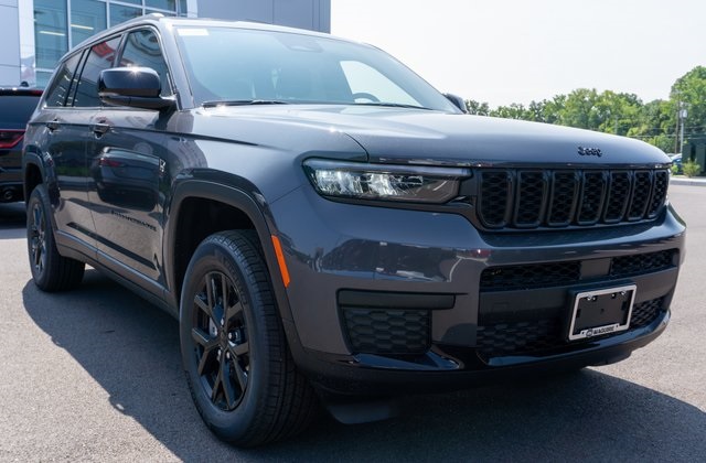 2025 Jeep Grand Cherokee Altitude X photo 4