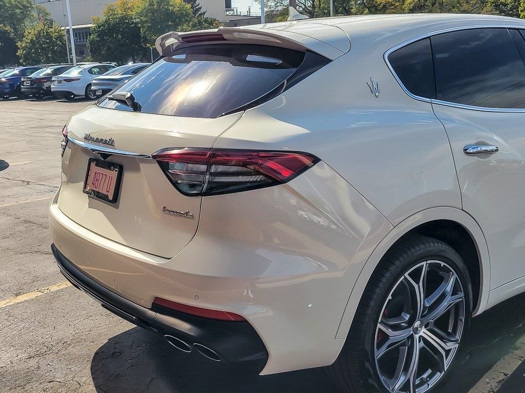 2022 Maserati Levante GT photo 3