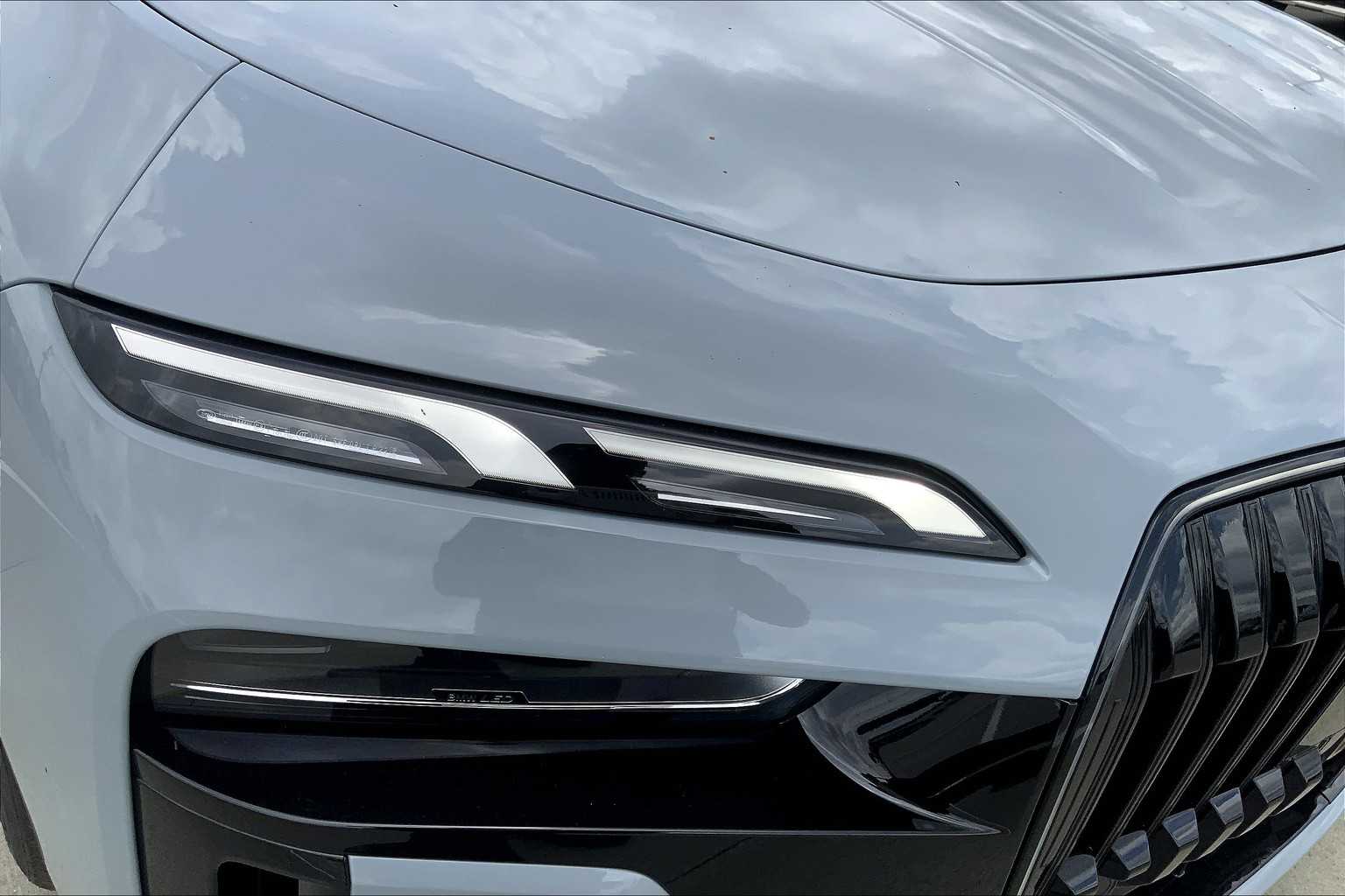 2025 Bmw 750e 750e xDrive photo 13