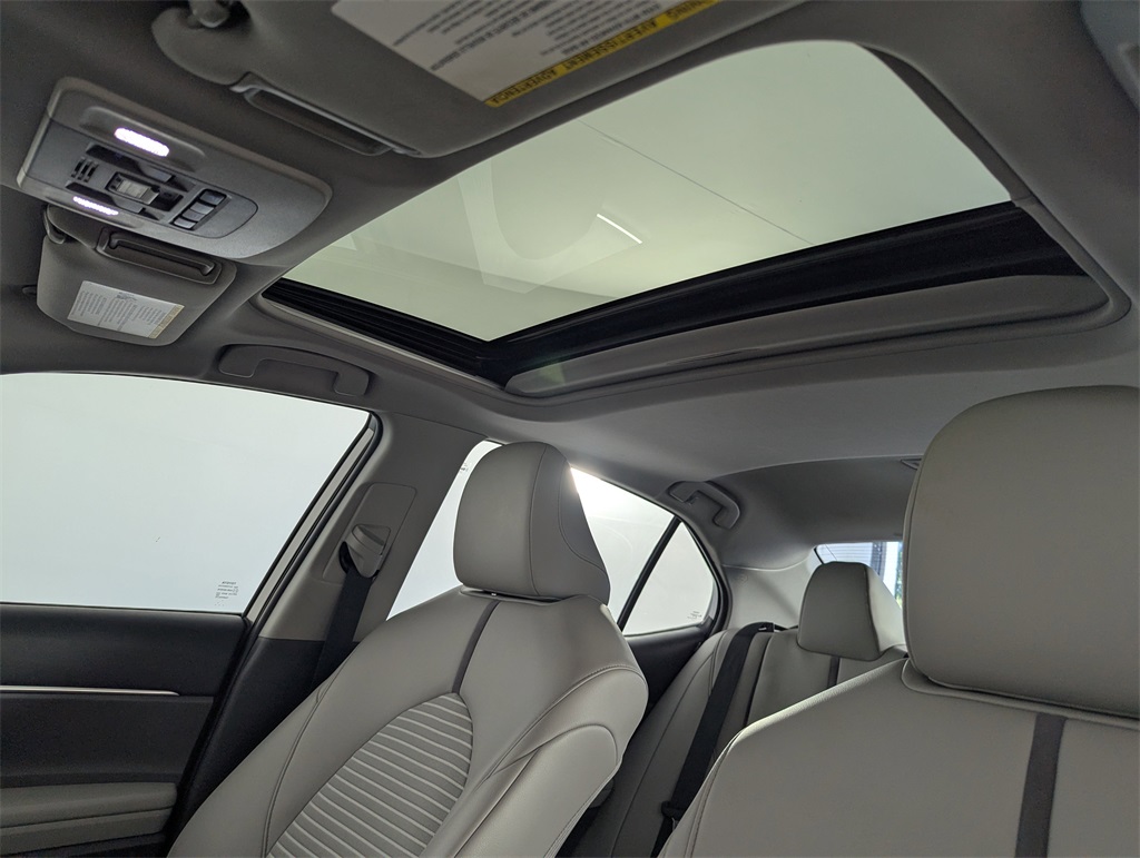 2022 Toyota Camry SE photo 26