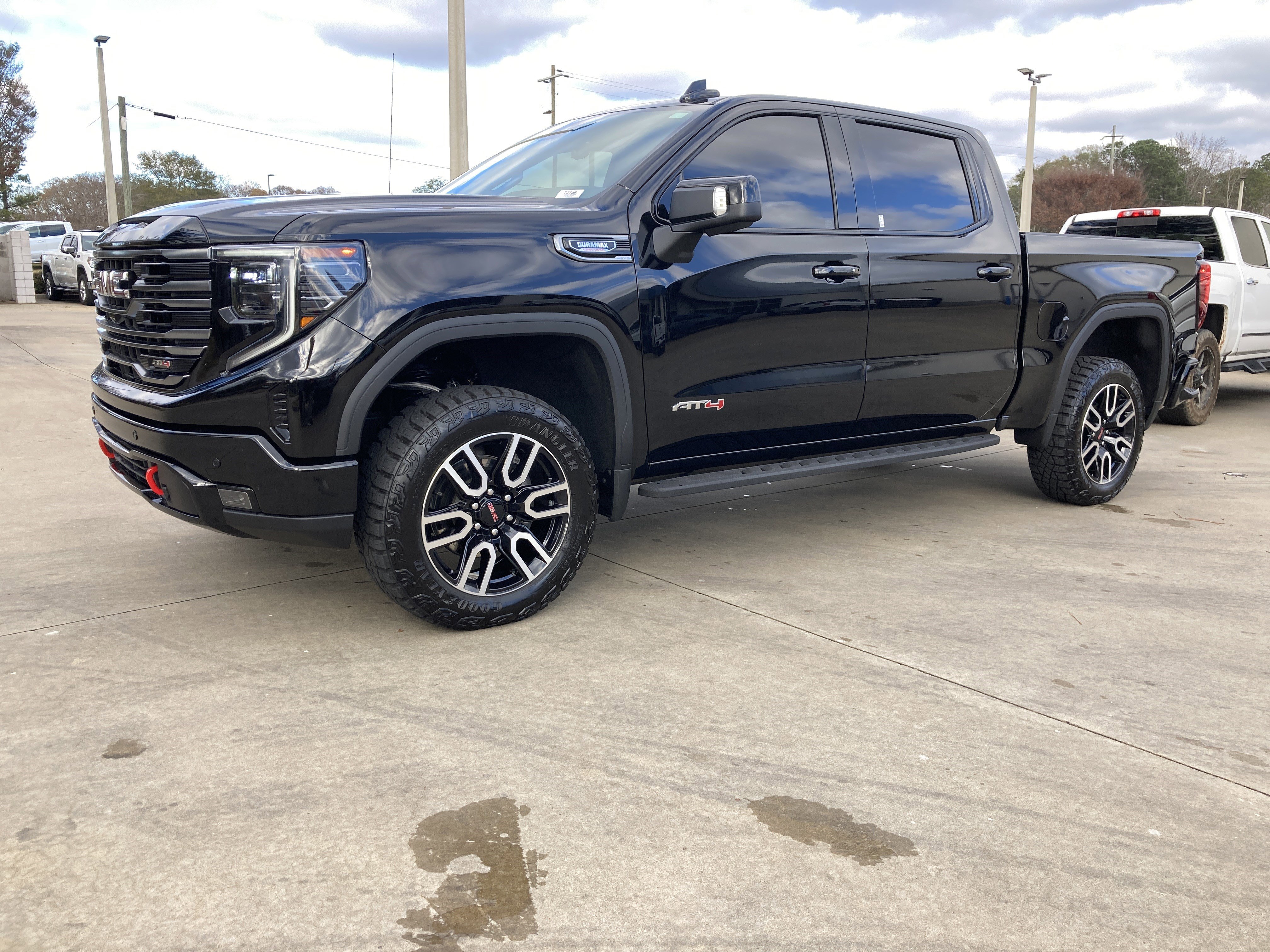 2025 GMC Sierra 1500 AT4's photo