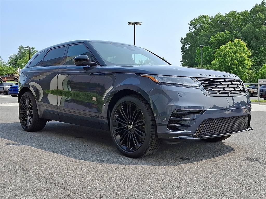 2026 Land Rover Range Rover Velar SE photo 4