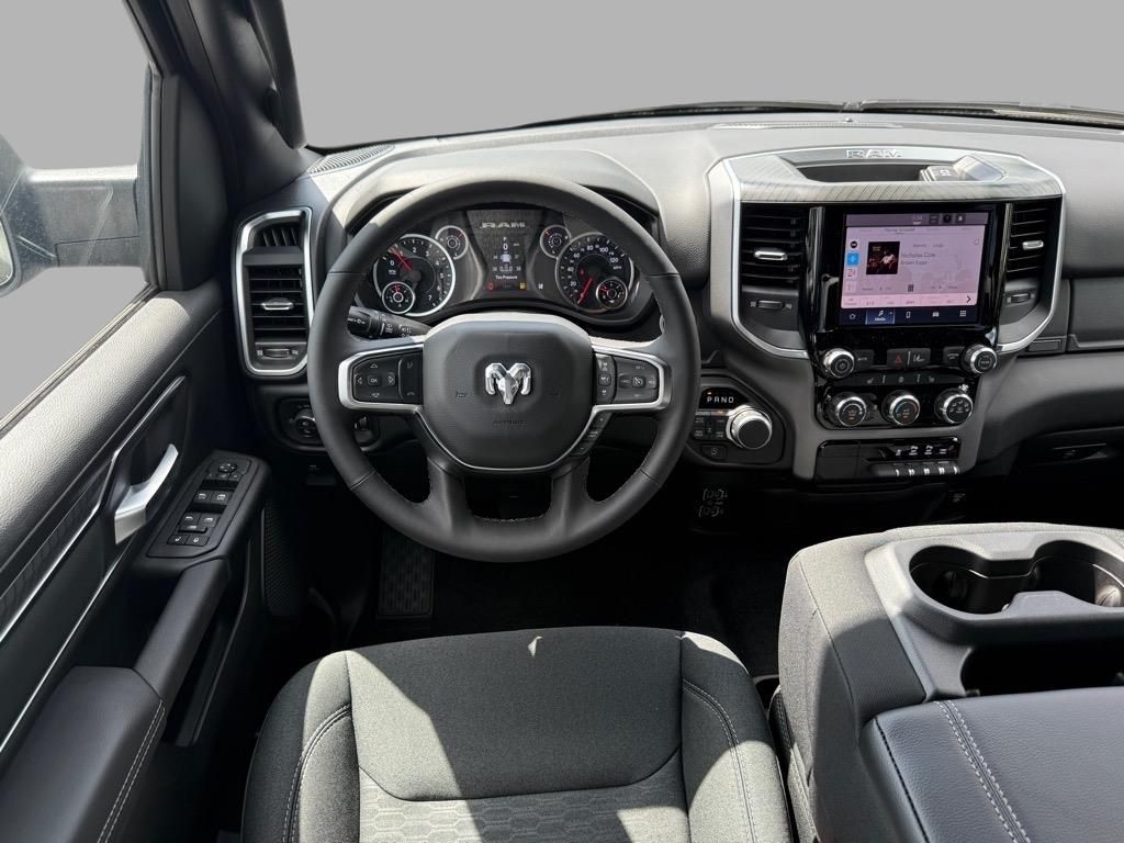 2025 Ram 1500 Big Horn photo 4