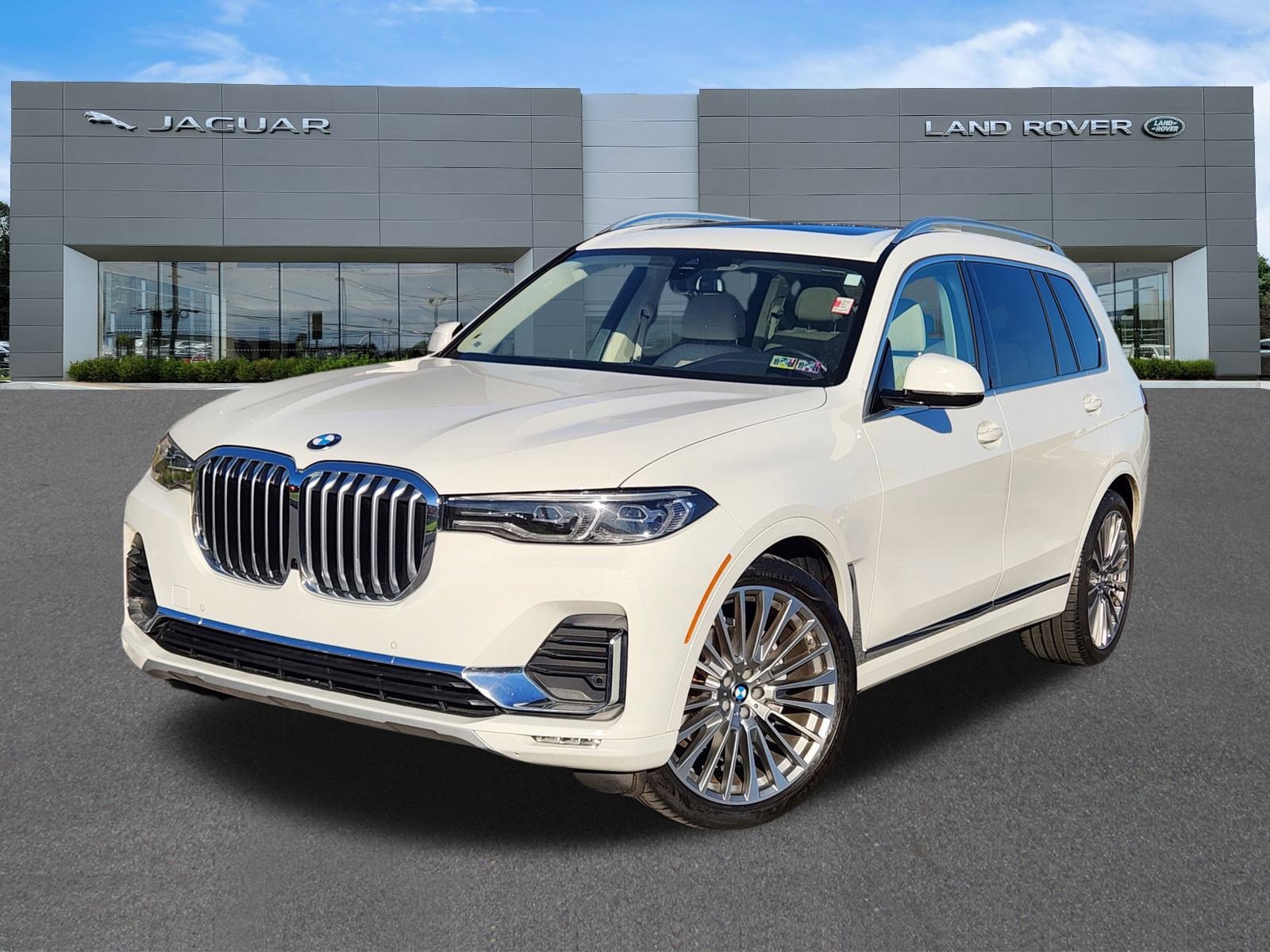 2022 BMW X7 40i's photo