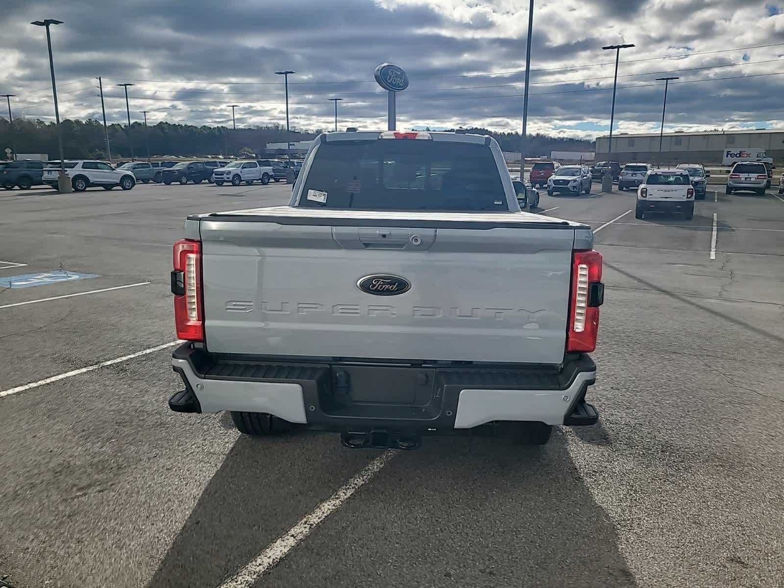 2025 Ford F-250 Lariat photo 4