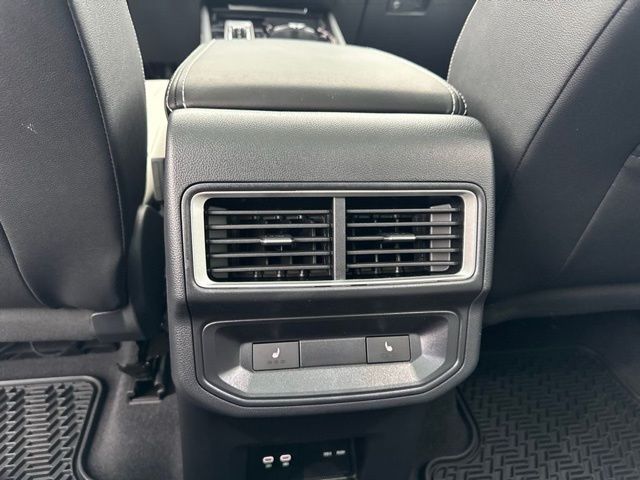 2025 Volkswagen Atlas Cross Sport SEL Premium R-Line photo 14