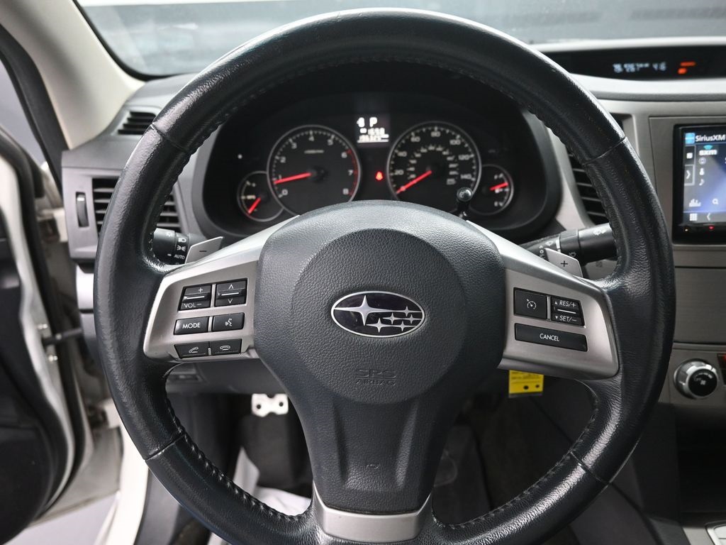 2014 Subaru Legacy 2.5i photo 4