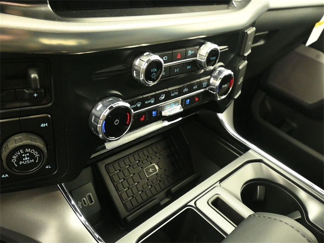 2025 Ford F-150 Lariat photo 18