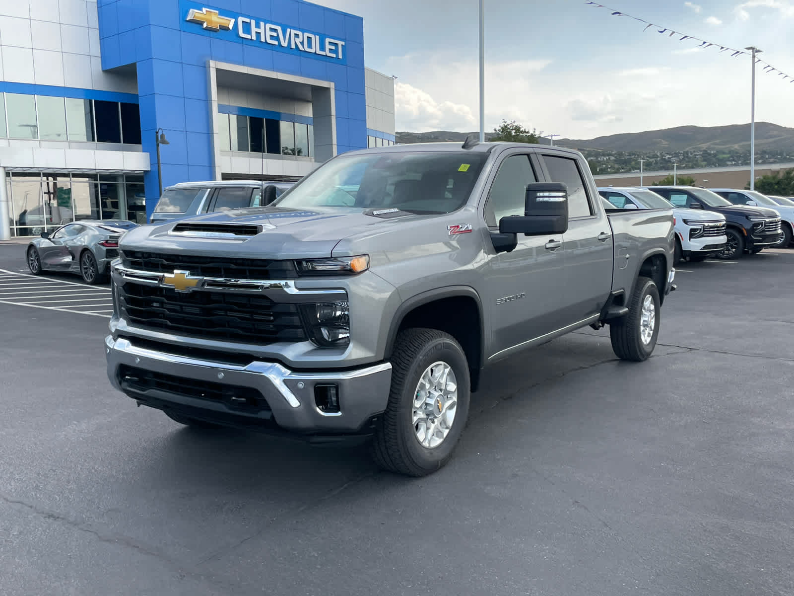 2025 Chevrolet Silverado 3500HD LT photo 3