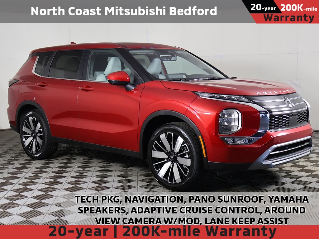 2025 Mitsubishi Outlander SE's photo