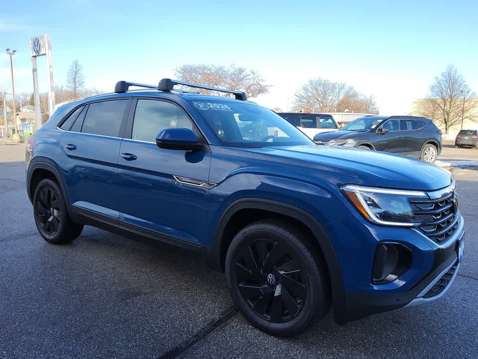 2026 Volkswagen Atlas Cross Sport SE's photo