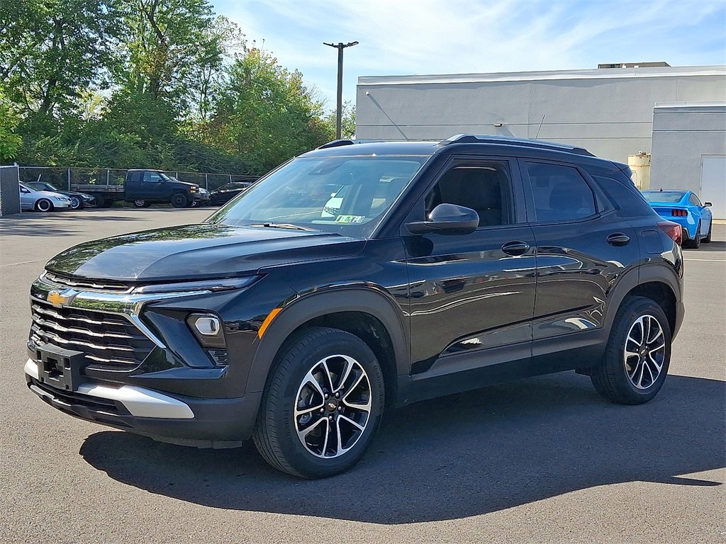 2024 Chevrolet Trailblazer LT photo 2