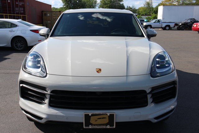 2021 Porsche Cayenne photo 3
