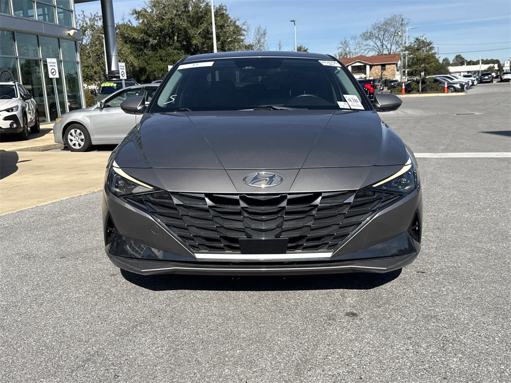 2022 Hyundai Elantra Limited photo 3
