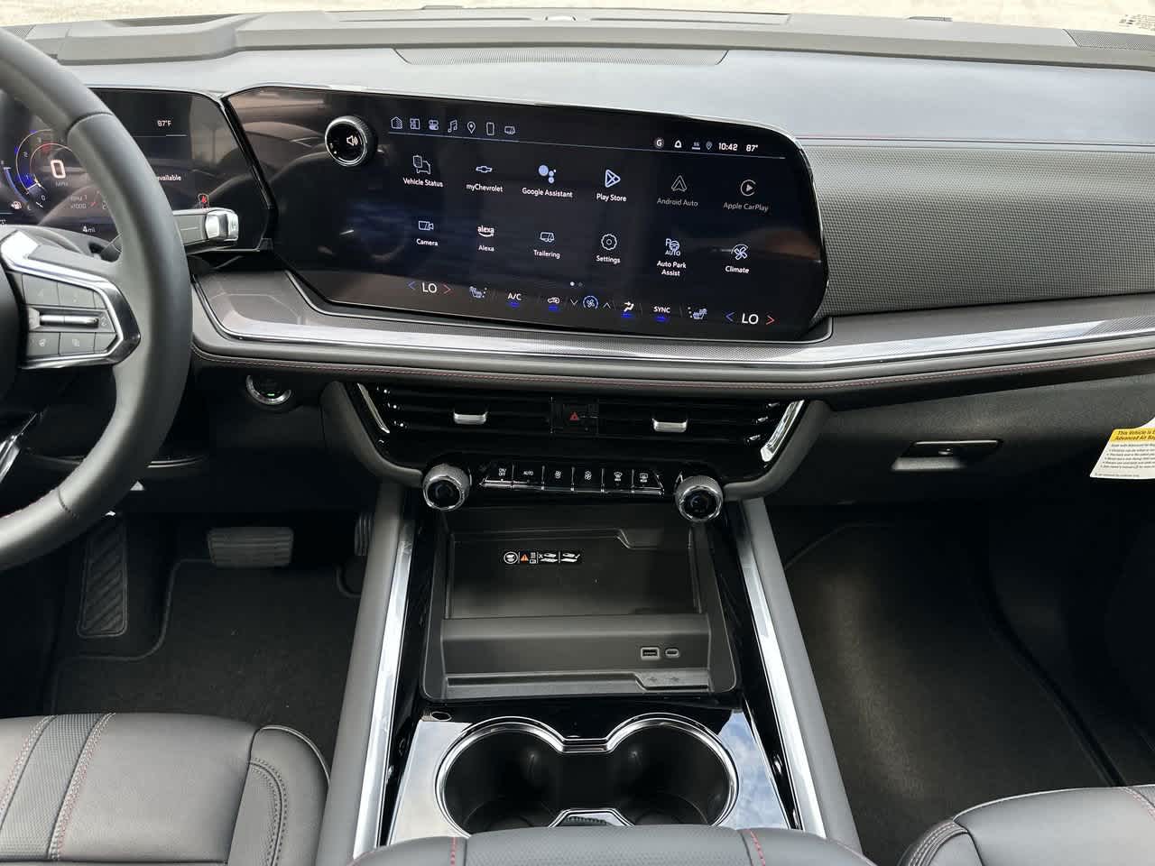 2025 Chevrolet Suburban RST photo 11