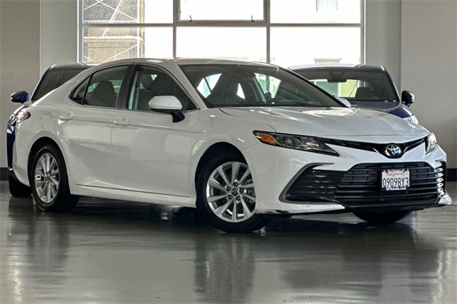 2024 Toyota Camry LE photo 2