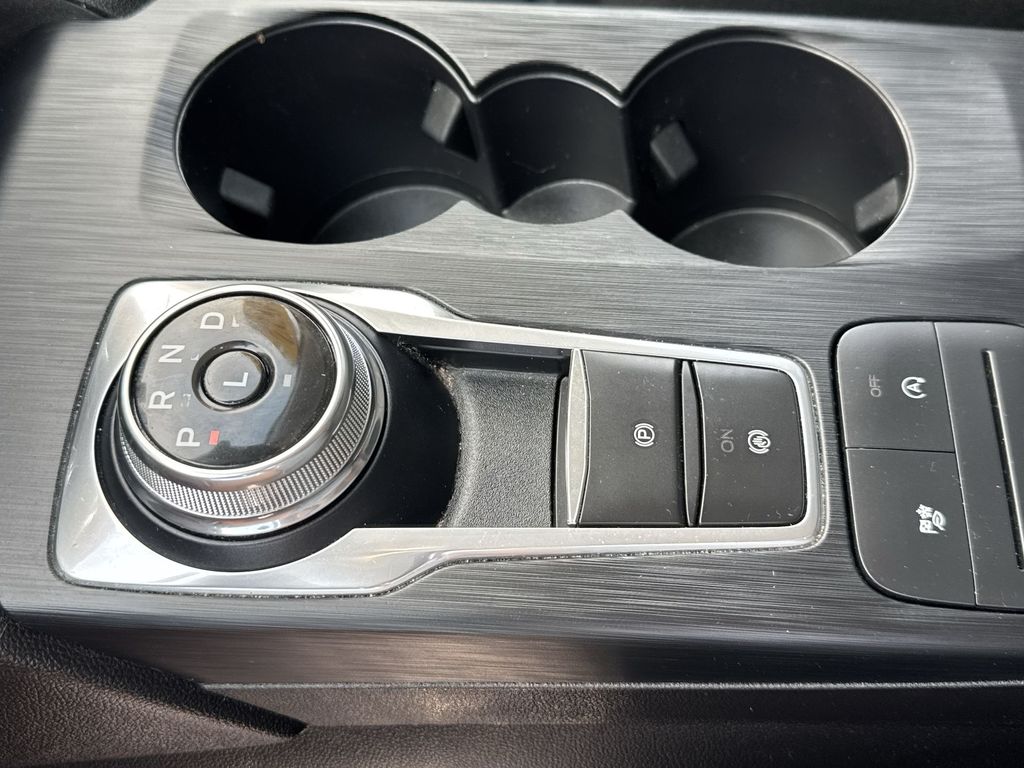 2022 Ford Escape SE photo 21